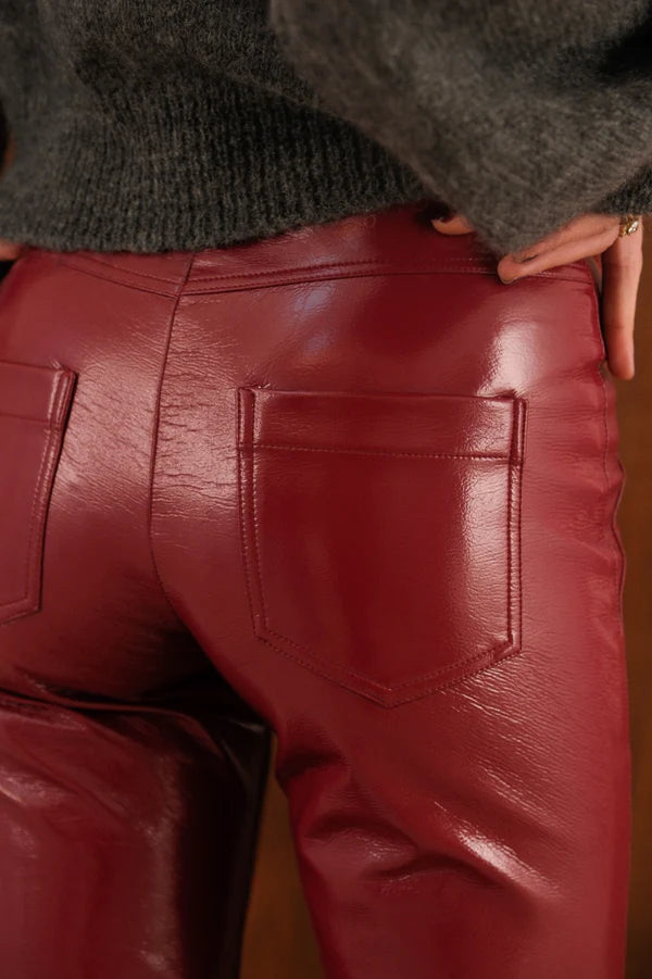 Pantalon Brune Vinyle rouge