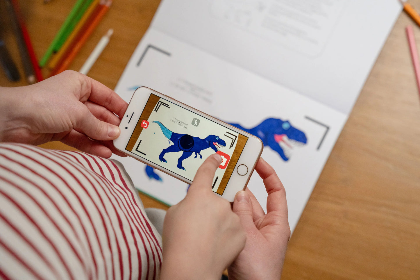 Cahier de dessins animés - LES DINOSAURES